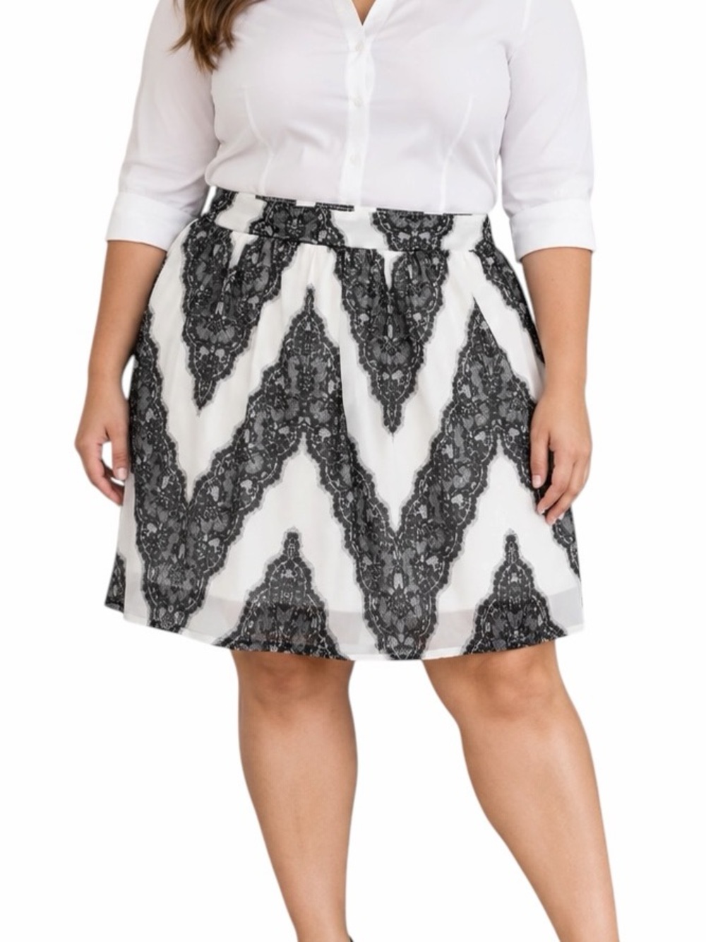 Maurices Large White & Black Faux Lace Print Elastic Waist Knee Length Skirt